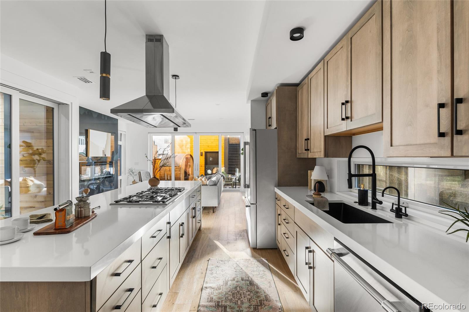 3307 N Humboldt Street