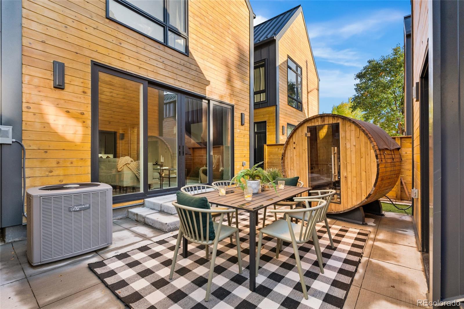 3307 N Humboldt Street