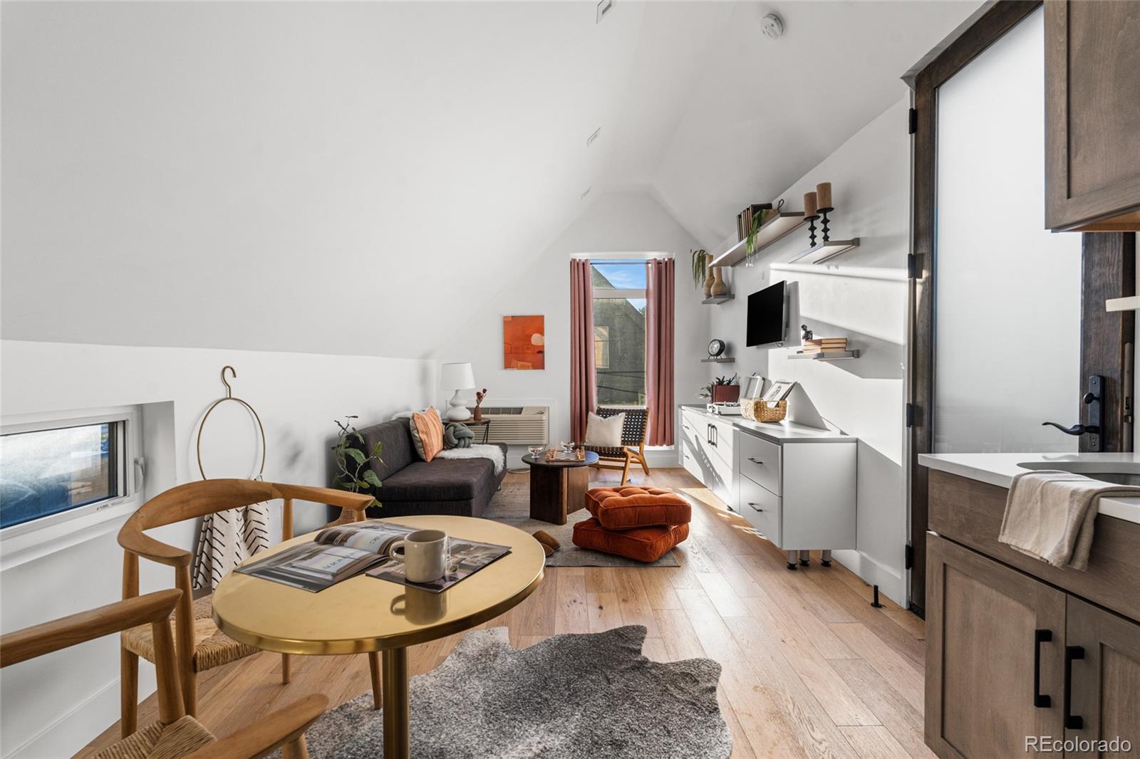 3307 N Humboldt Street