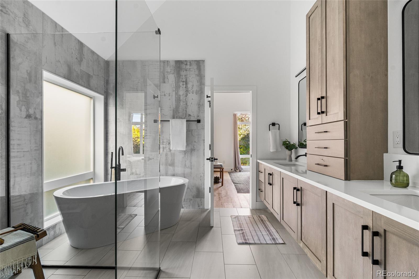 3307 N Humboldt Street