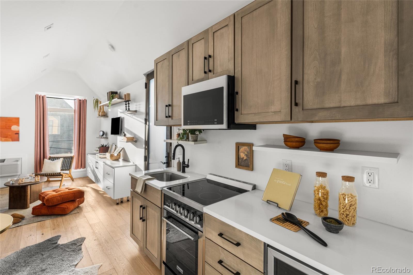 3307 N Humboldt Street