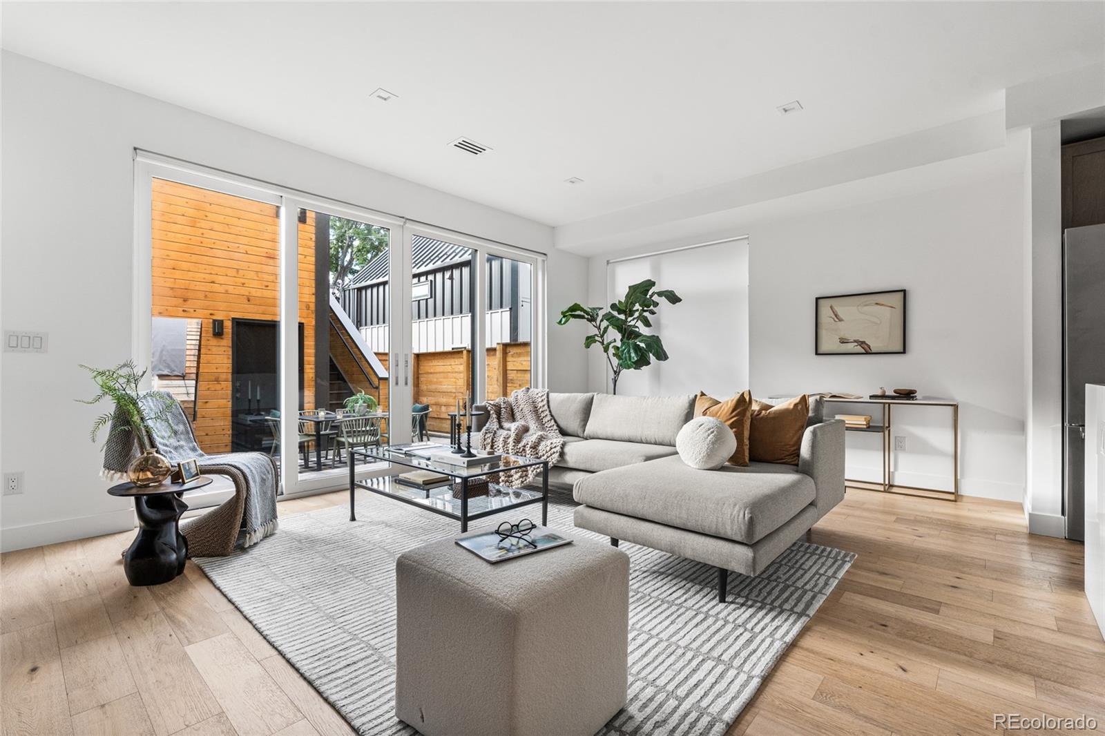 3307 N Humboldt Street