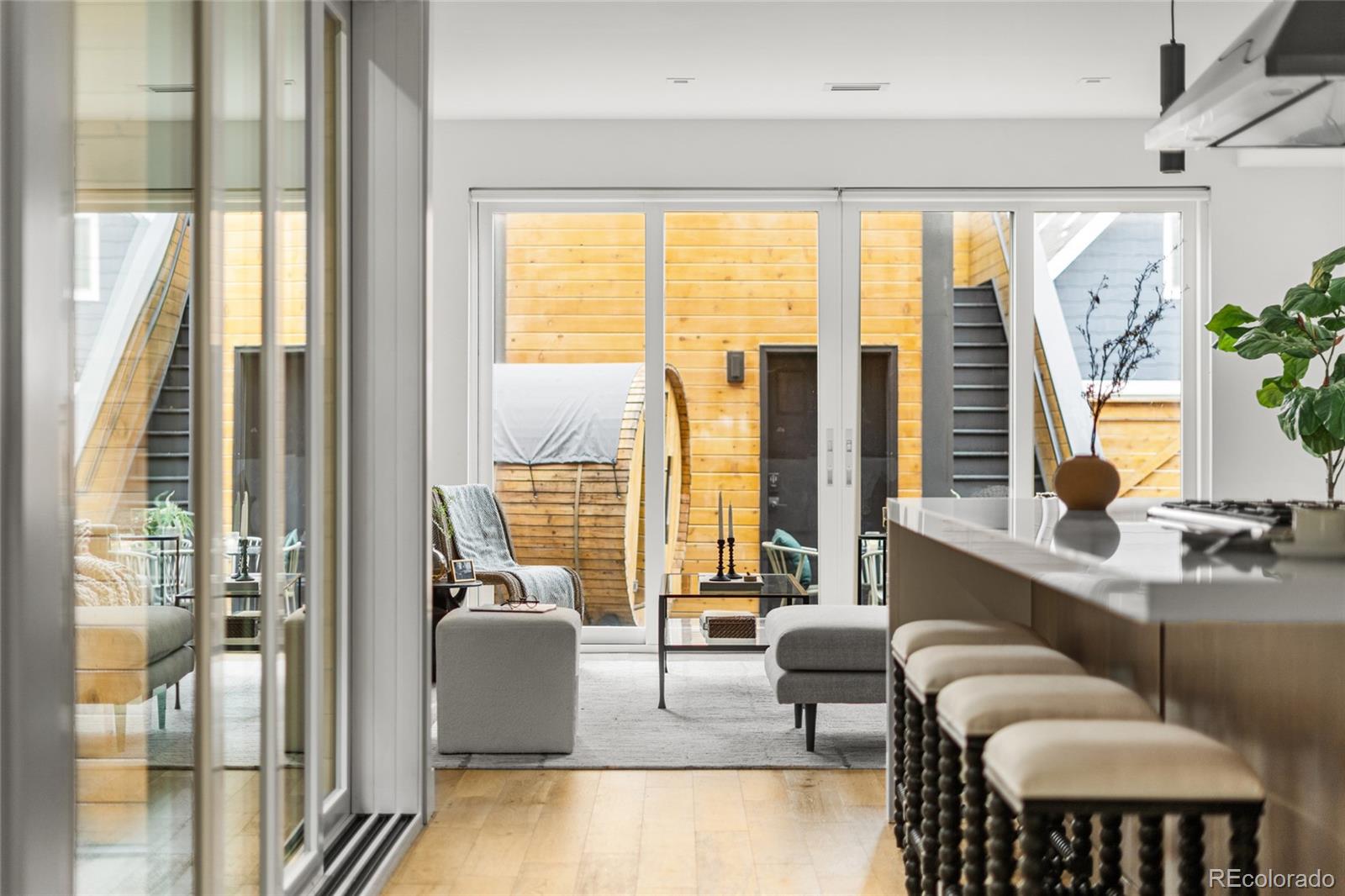 3307 N Humboldt Street