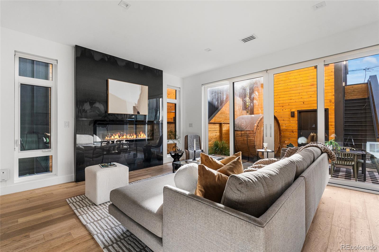 3307 N Humboldt Street