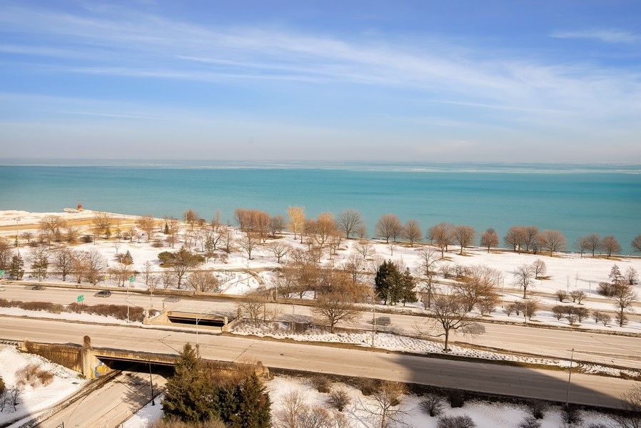 5555 N SHERIDAN Road Unit: 1501