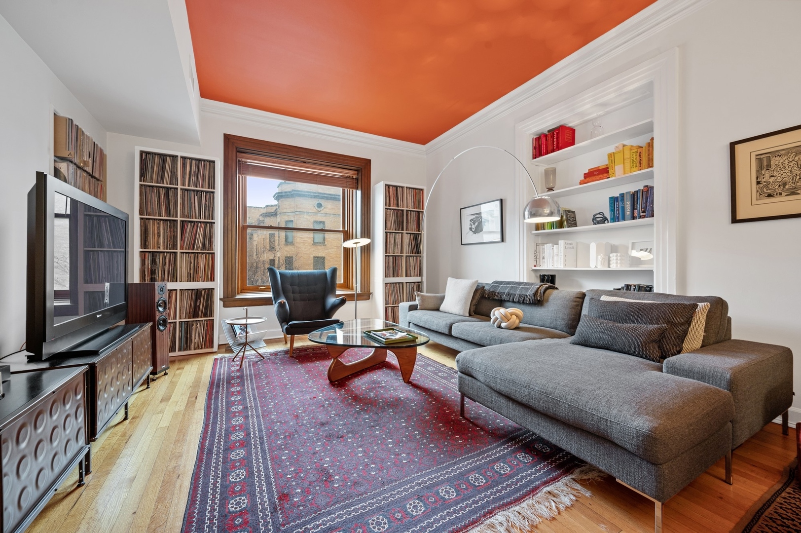 559 W SURF Street Unit: 403