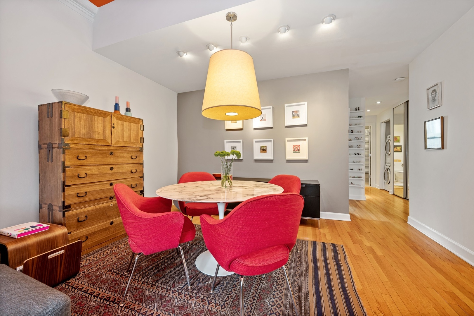 559 W SURF Street Unit: 403
