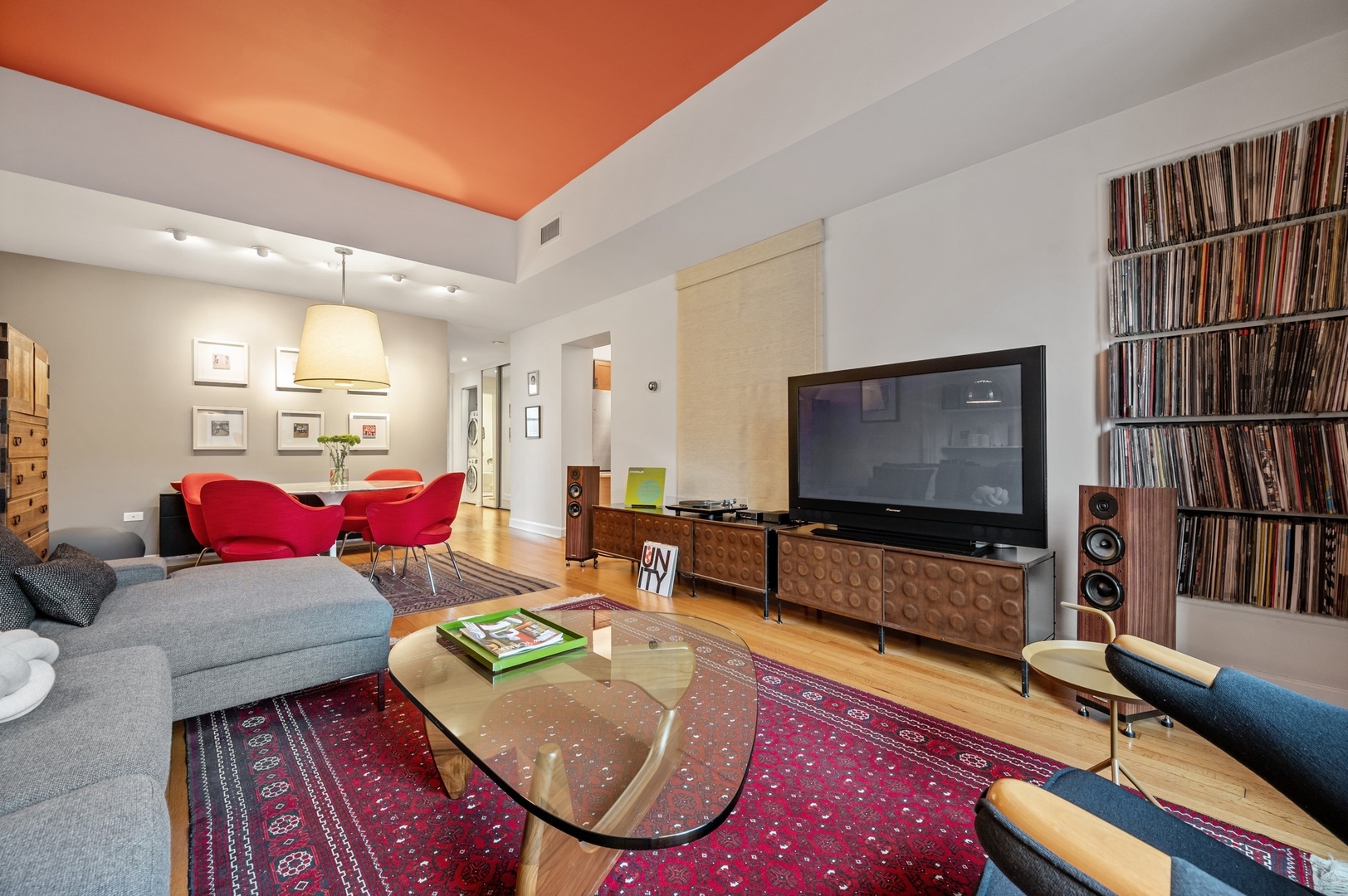 559 W SURF Street Unit: 403