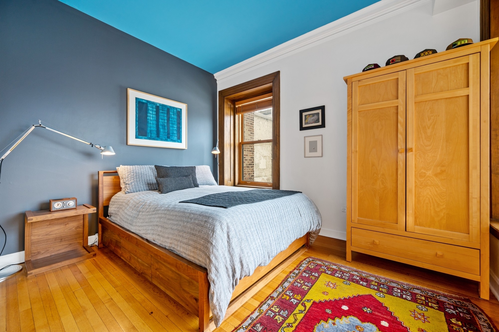 559 W SURF Street Unit: 403