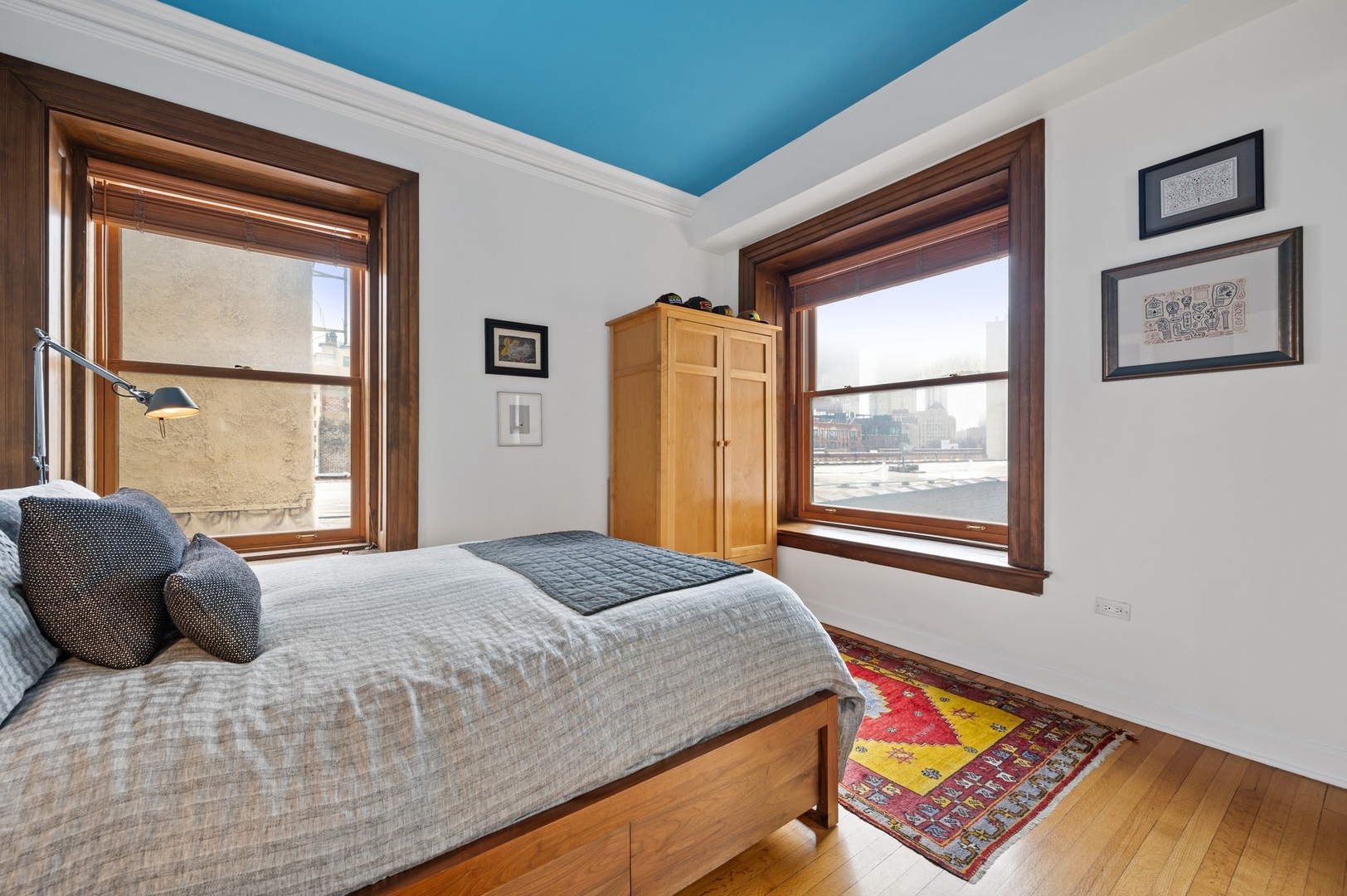 559 W SURF Street Unit: 403