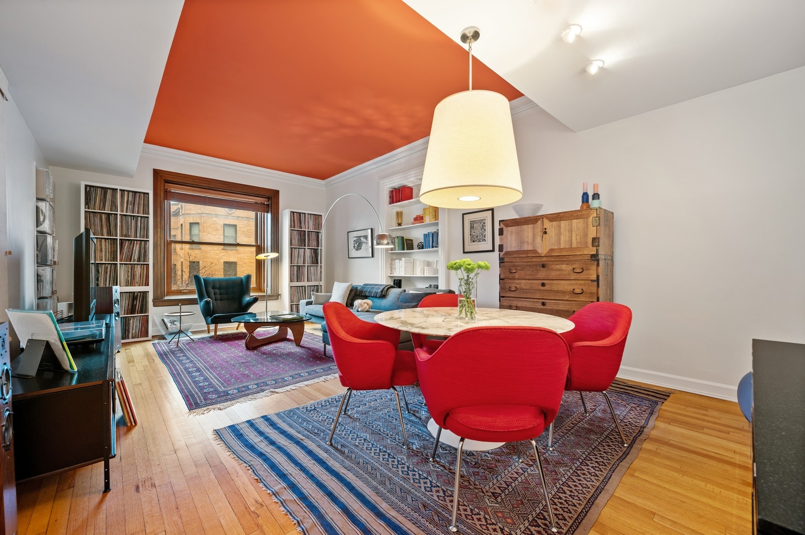 559 W SURF Street Unit: 403