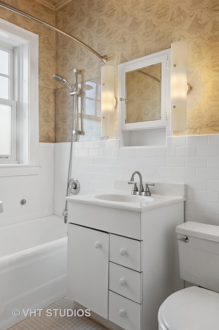 822 Judson Avenue Unit: 6