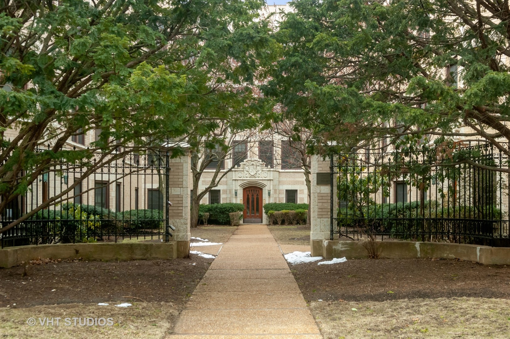 822 Judson Avenue Unit: 6