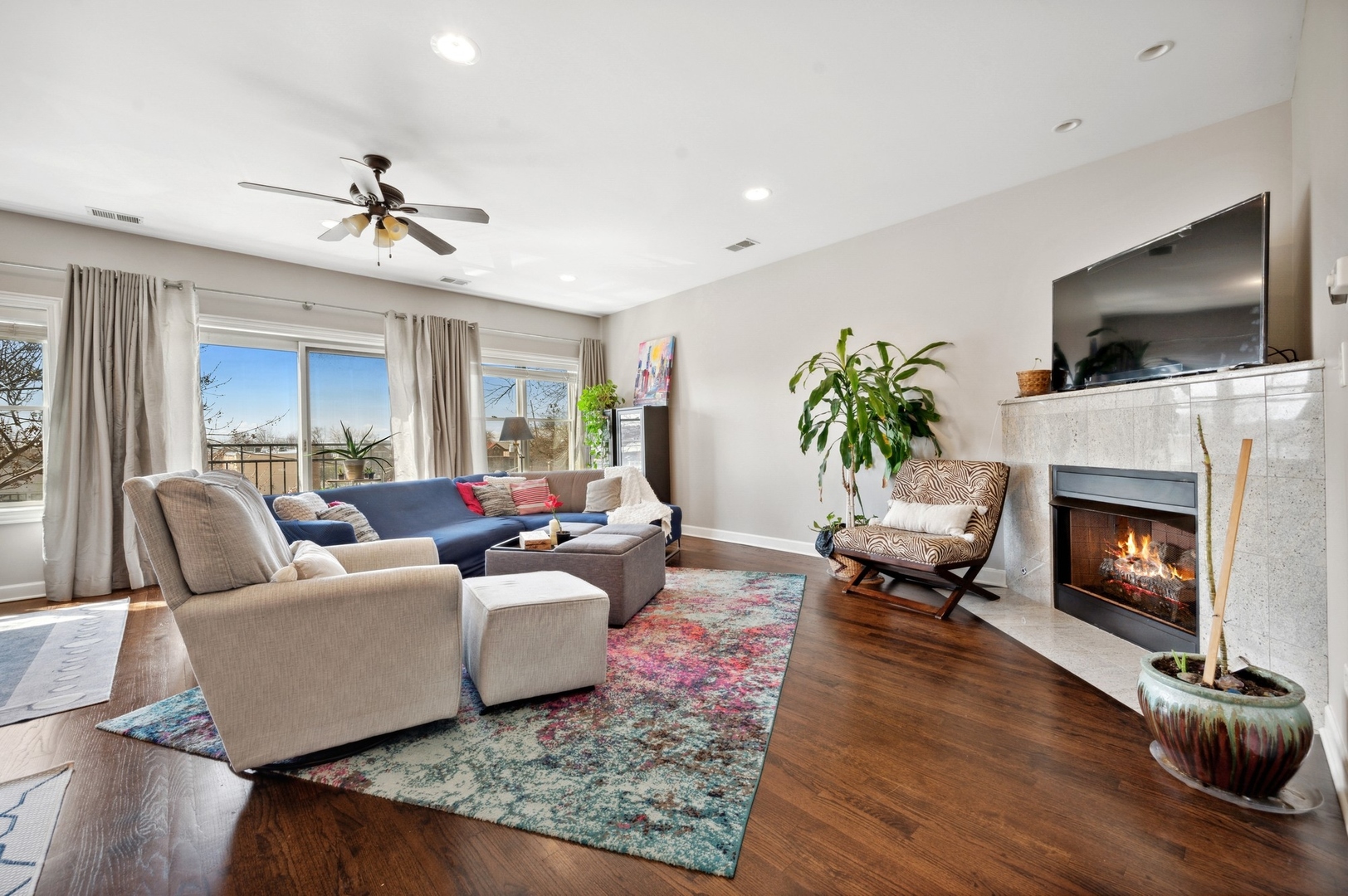 832 W 36th Street Unit: 3