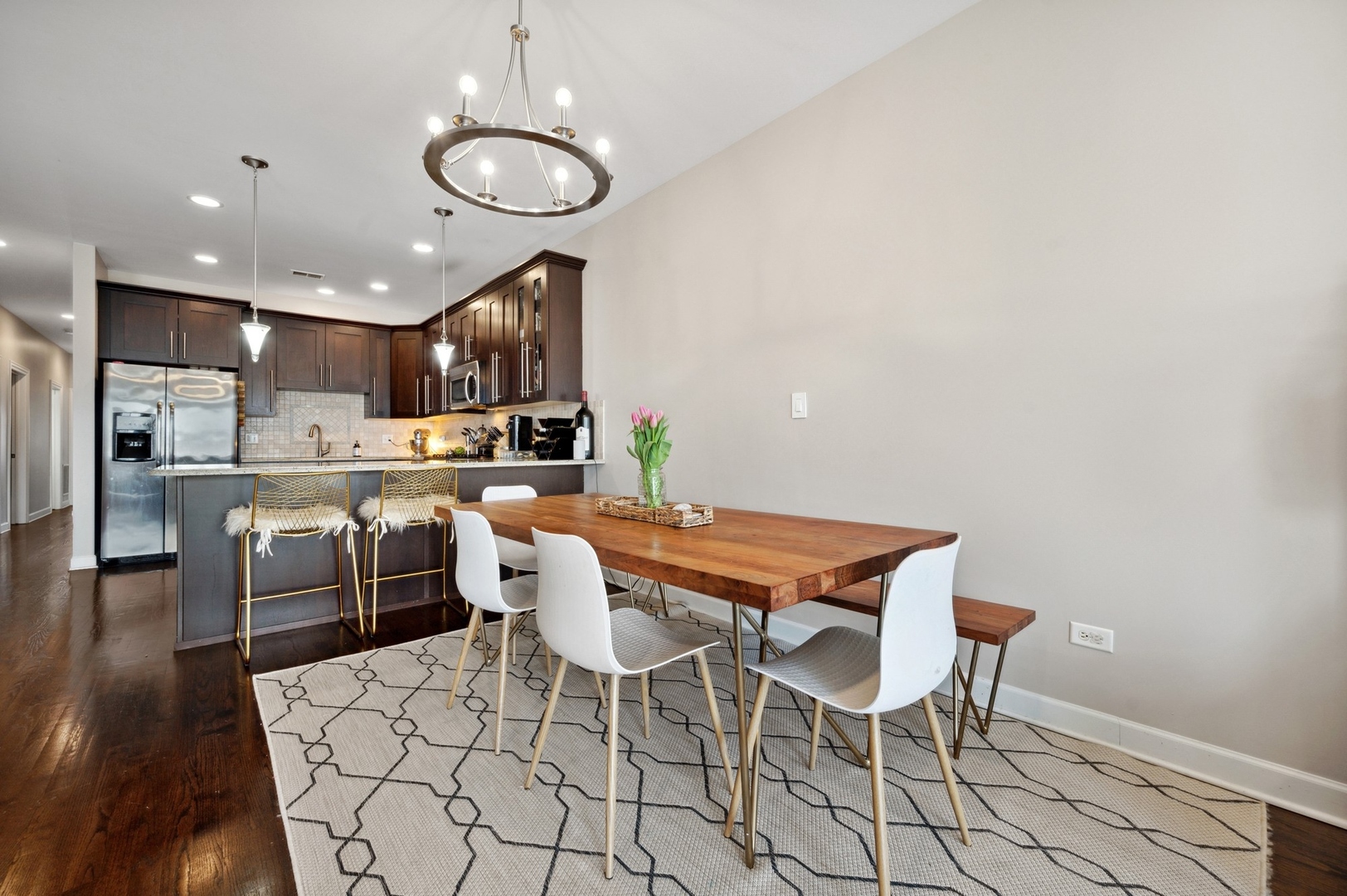 832 W 36th Street Unit: 3