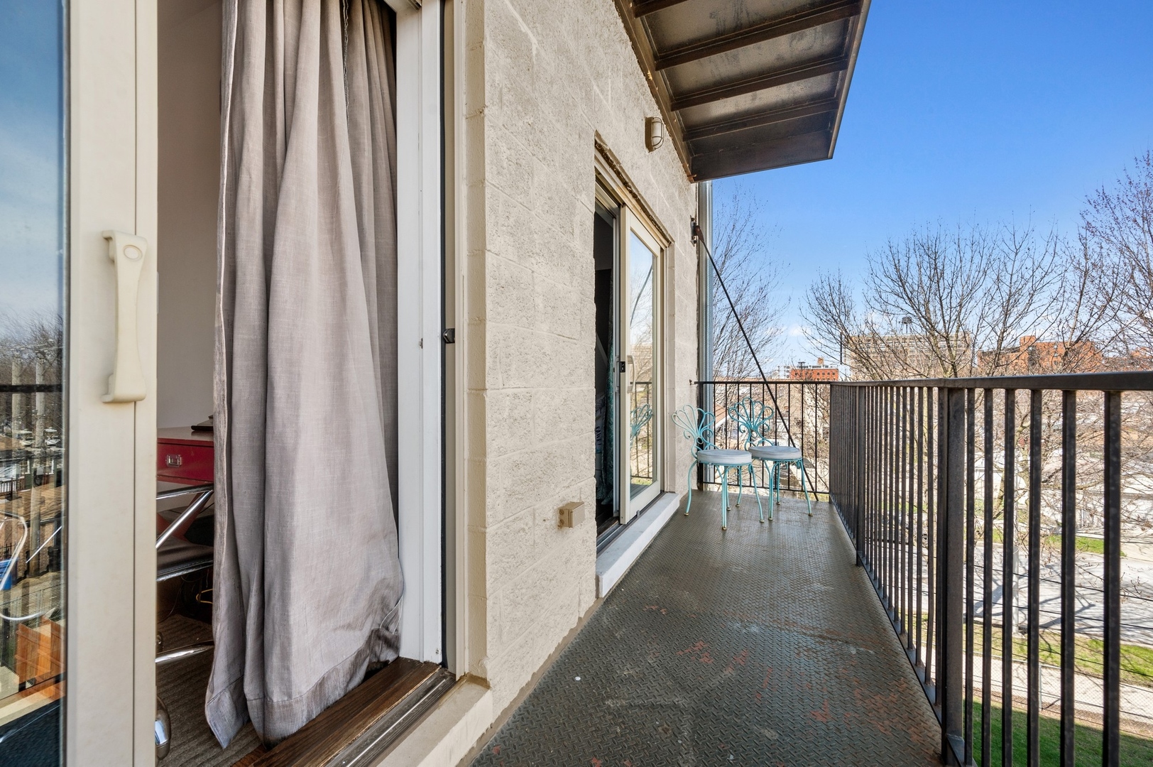 832 W 36th Street Unit: 3