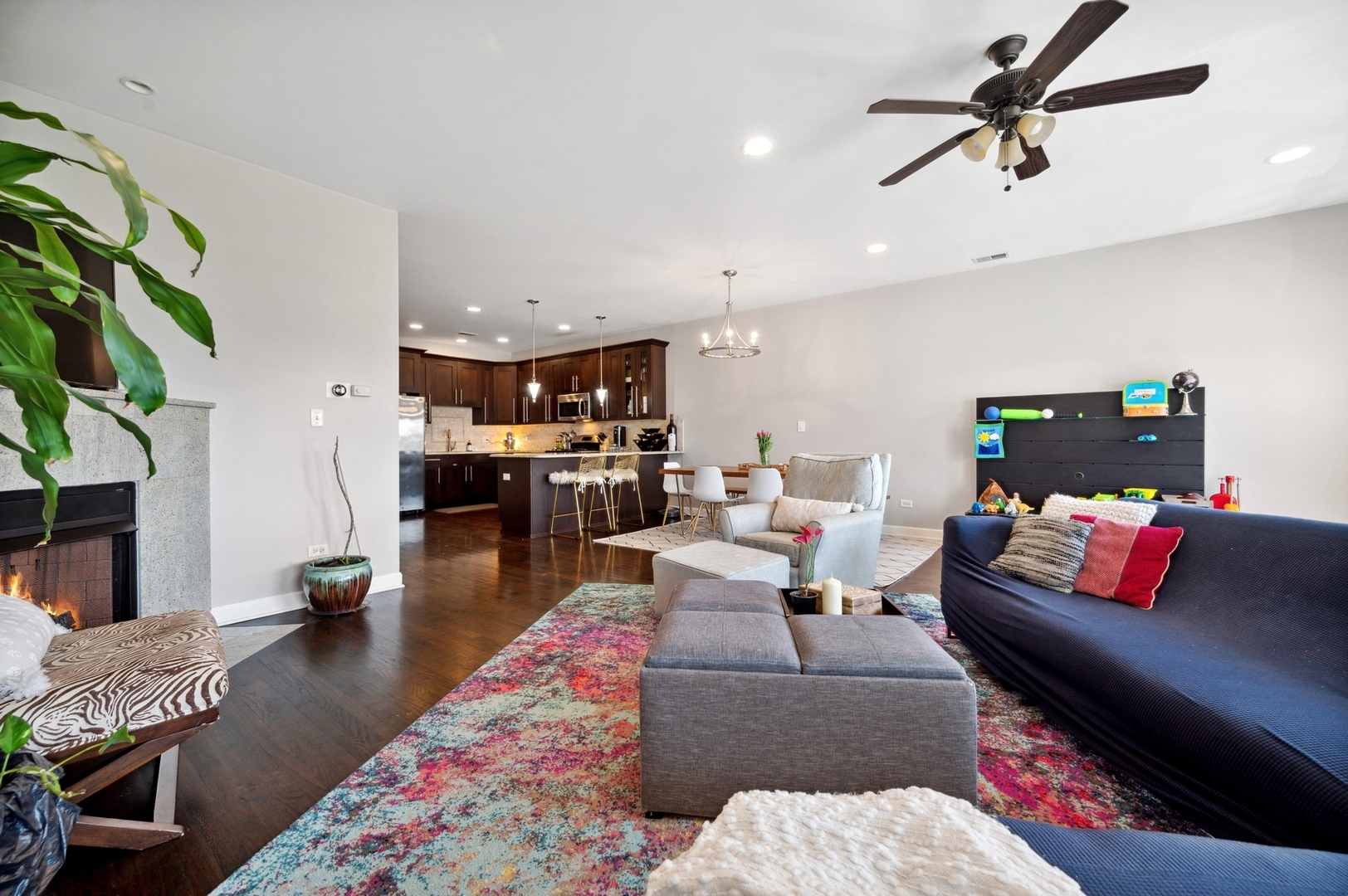 832 W 36th Street Unit: 3