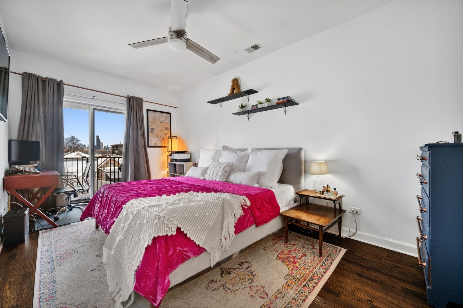 832 W 36th Street Unit: 3