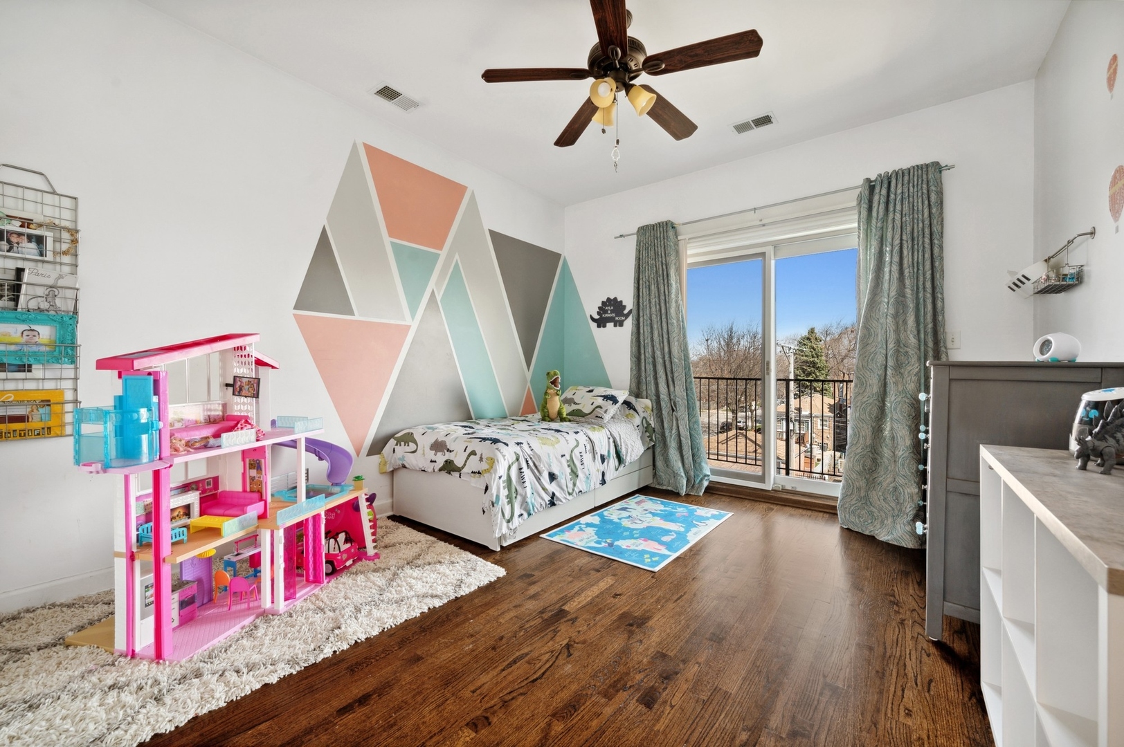 832 W 36th Street Unit: 3