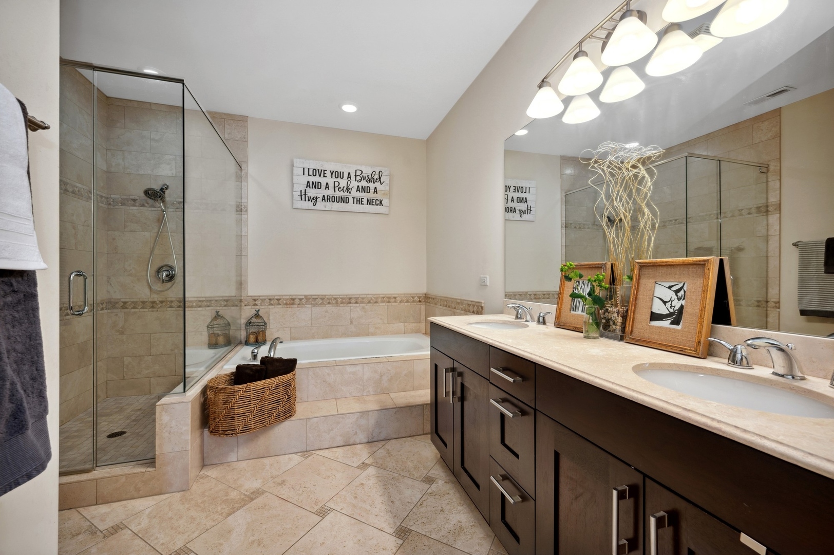 832 W 36th Street Unit: 3