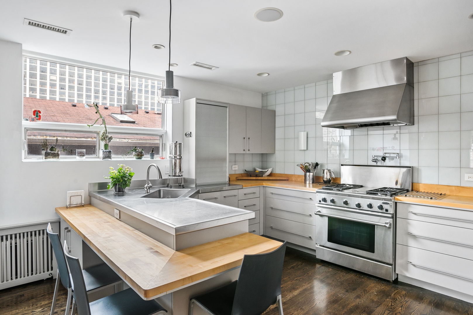 710 W Junior Terrace Unit: 2
