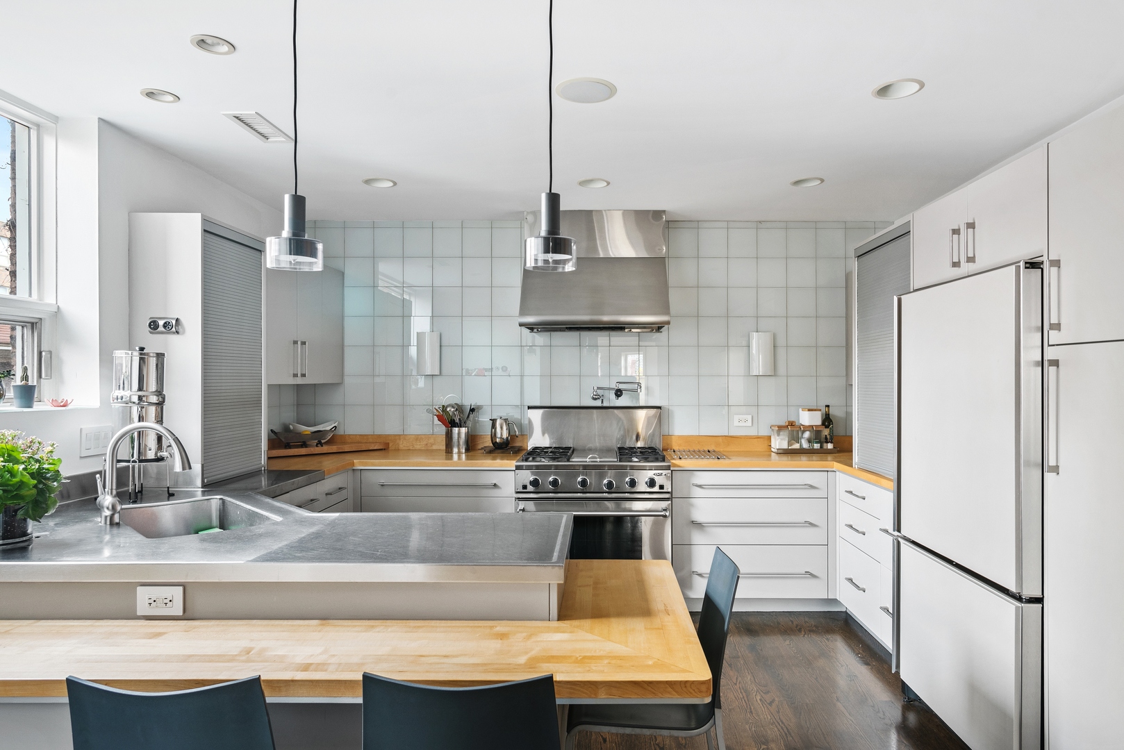 710 W Junior Terrace Unit: 2