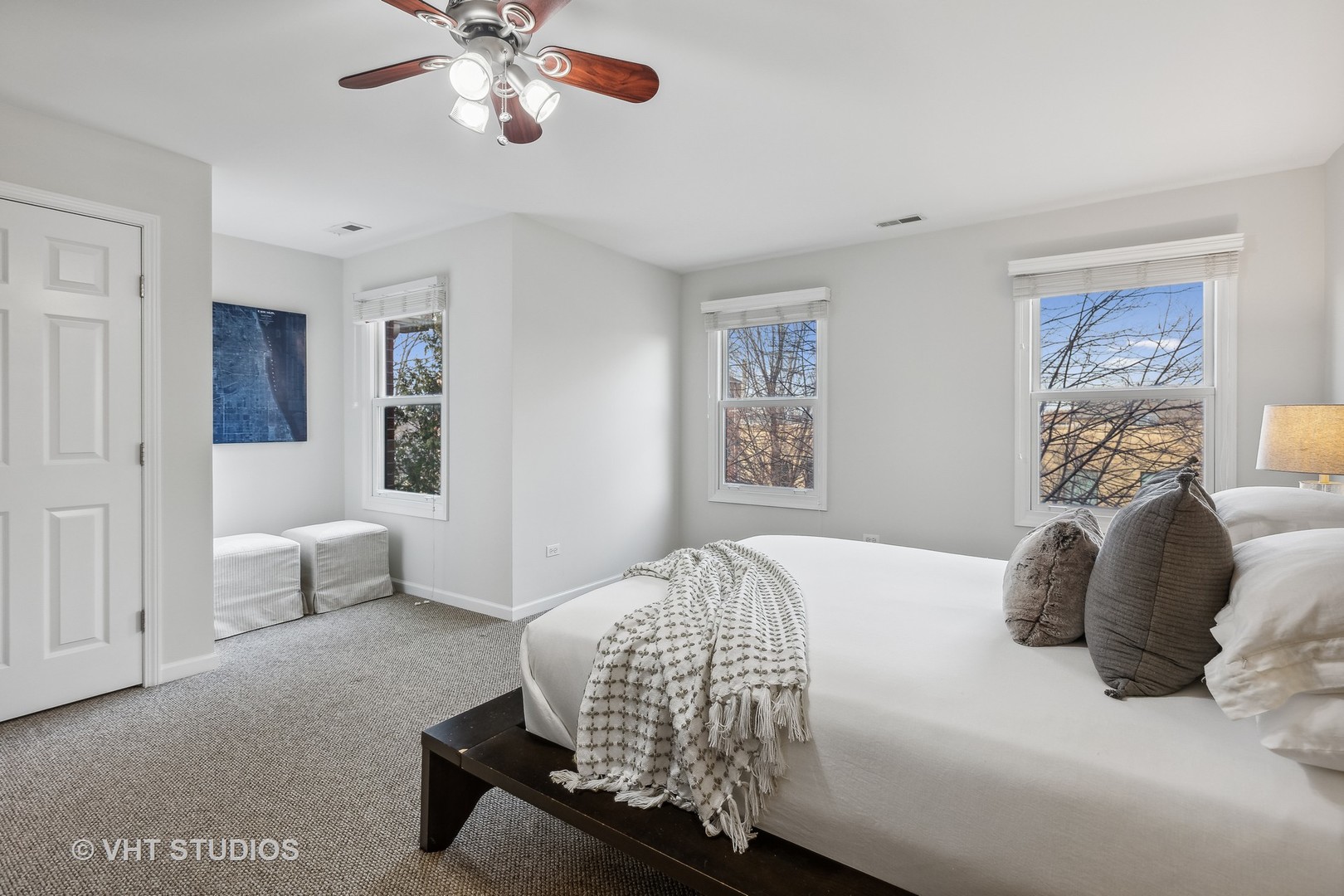 1305 W 32nd Place