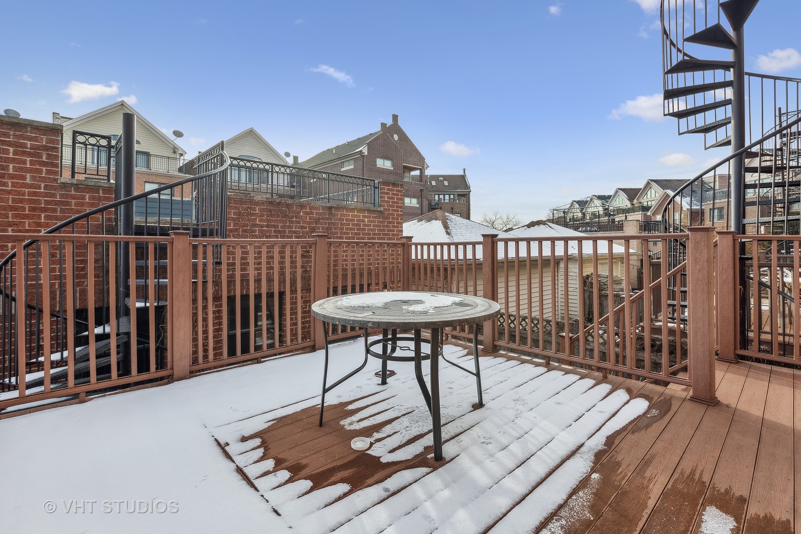 1305 W 32nd Place