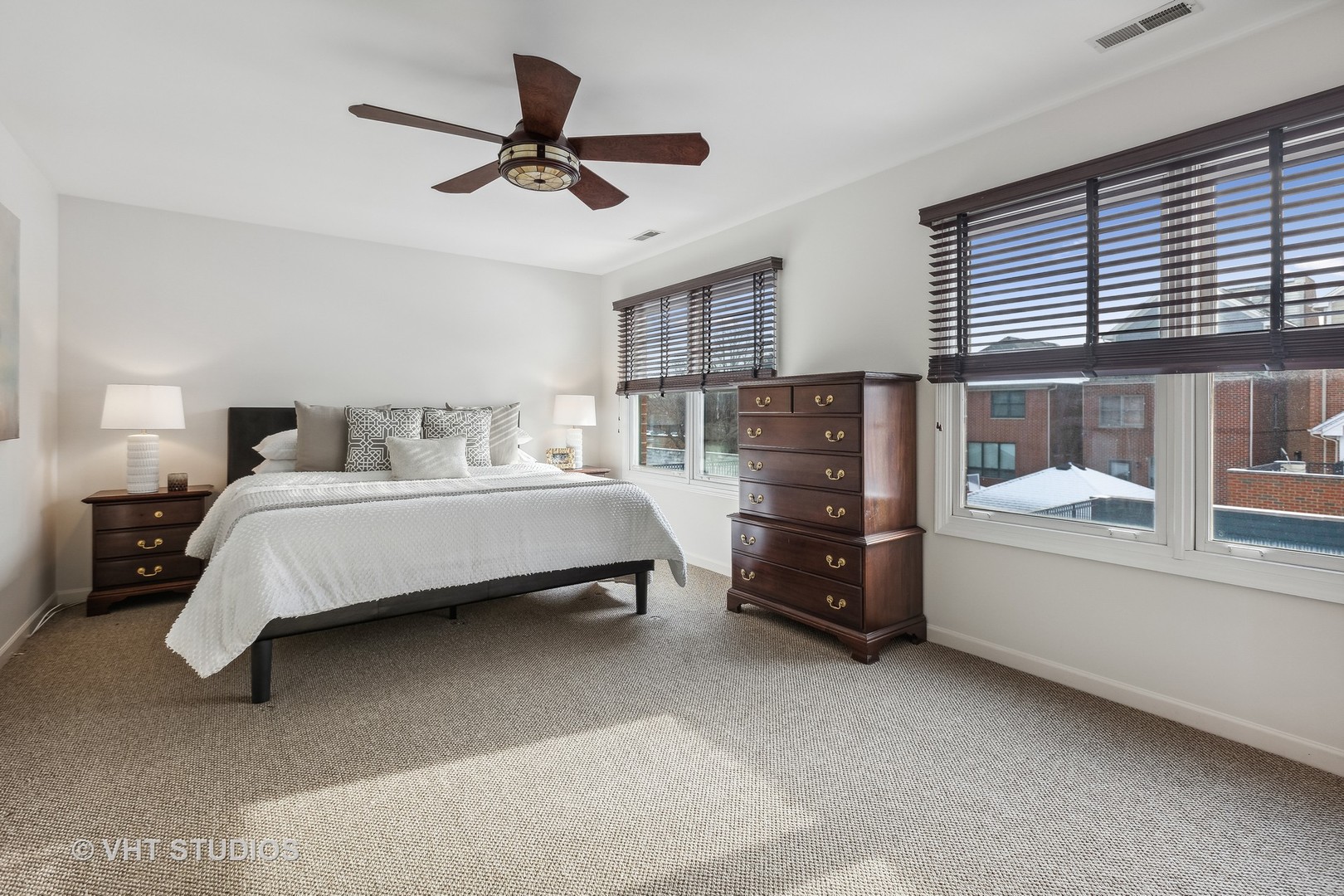 1305 W 32nd Place