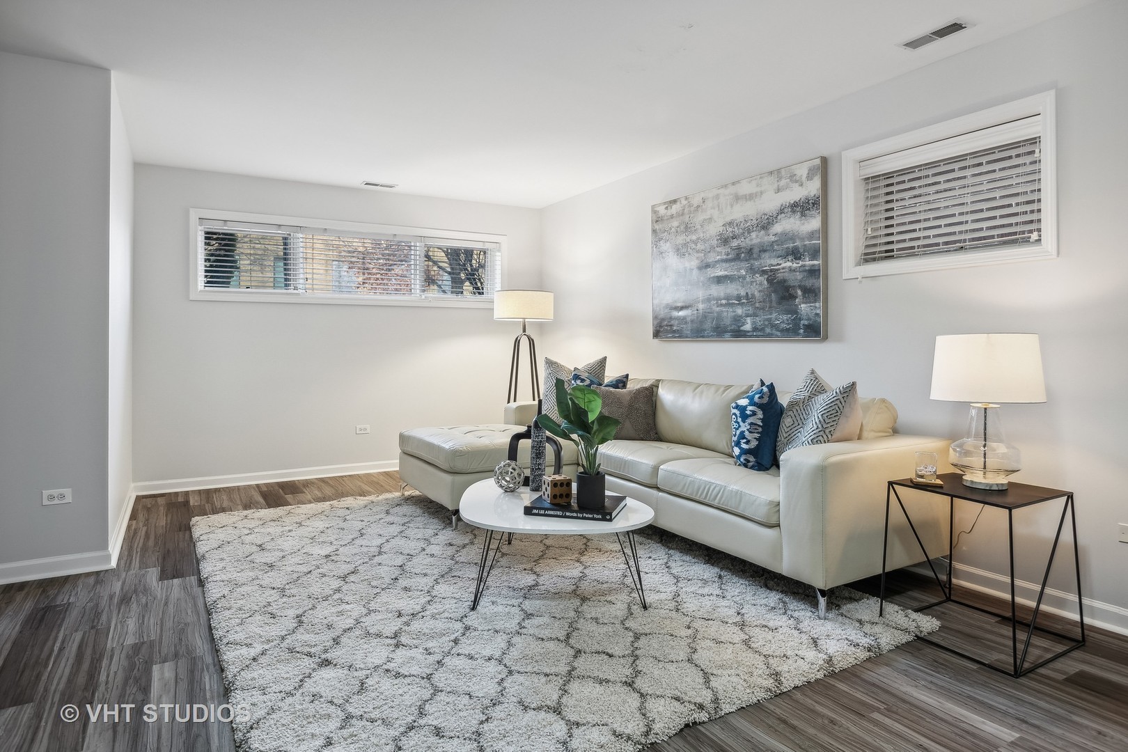 1305 W 32nd Place