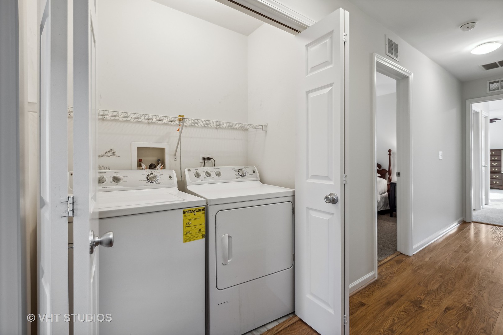 1305 W 32nd Place
