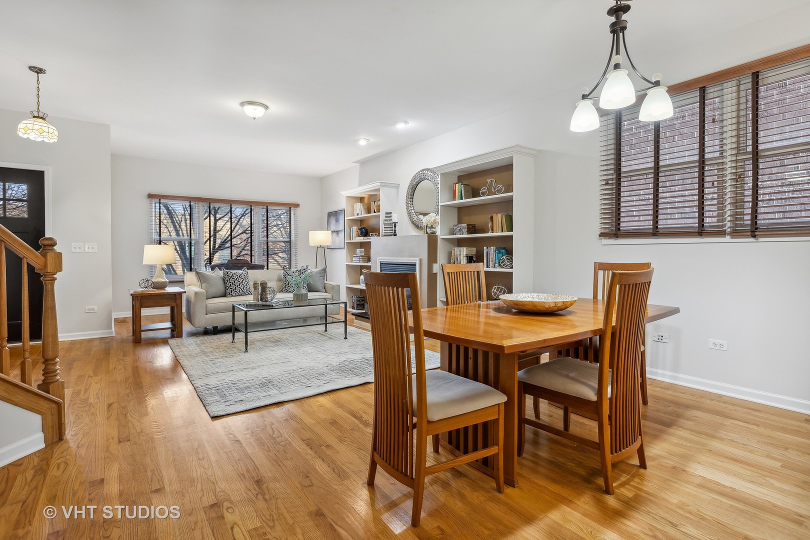 1305 W 32nd Place