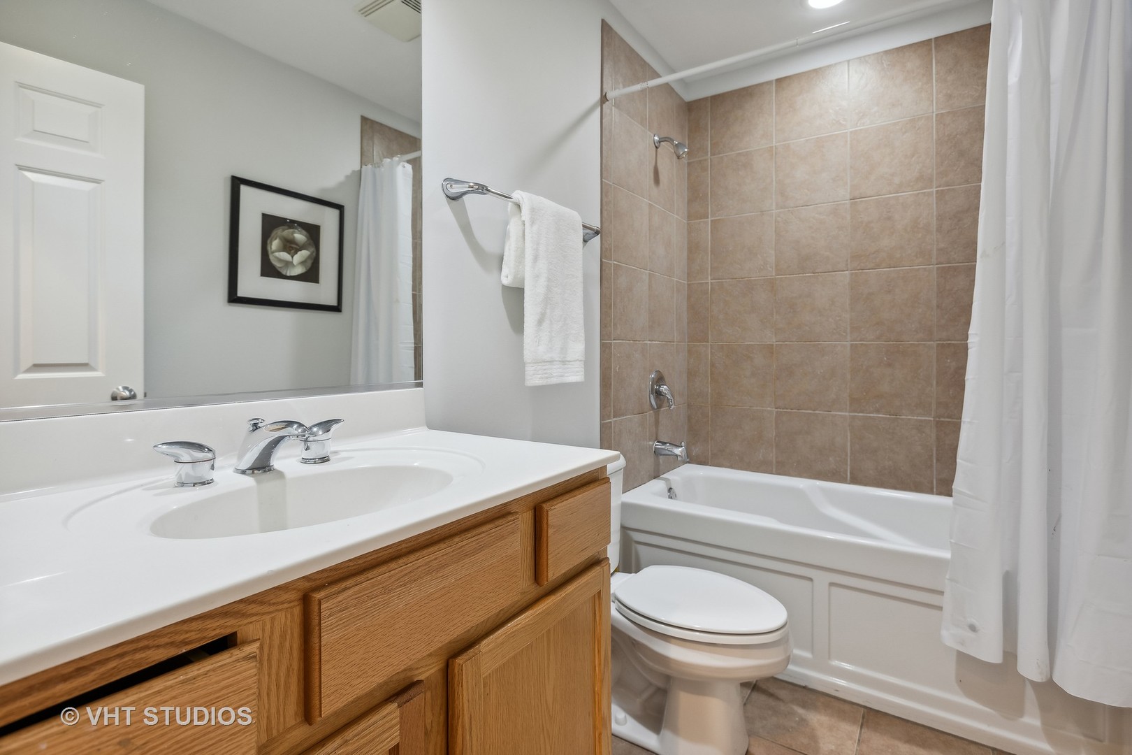 1305 W 32nd Place