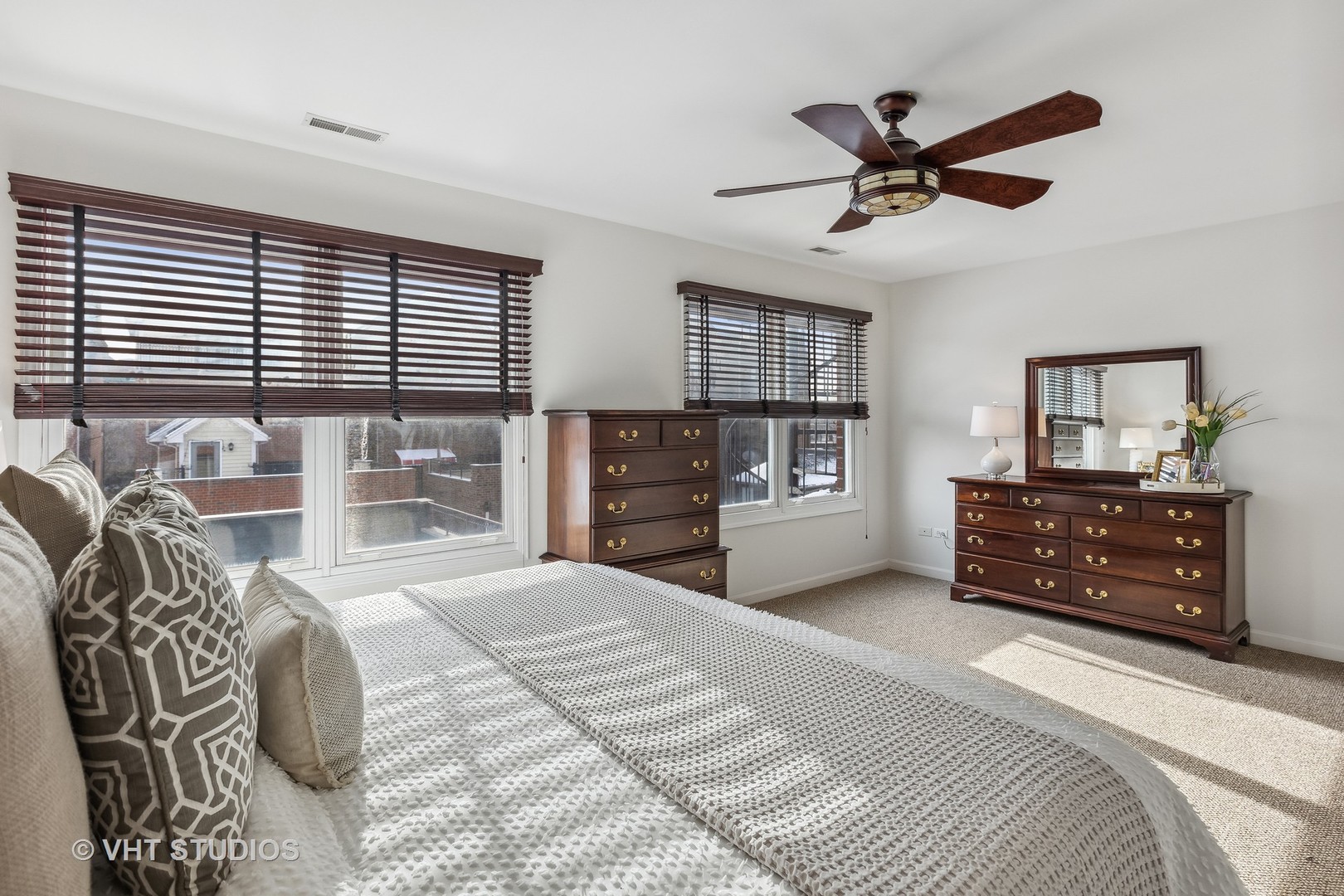 1305 W 32nd Place