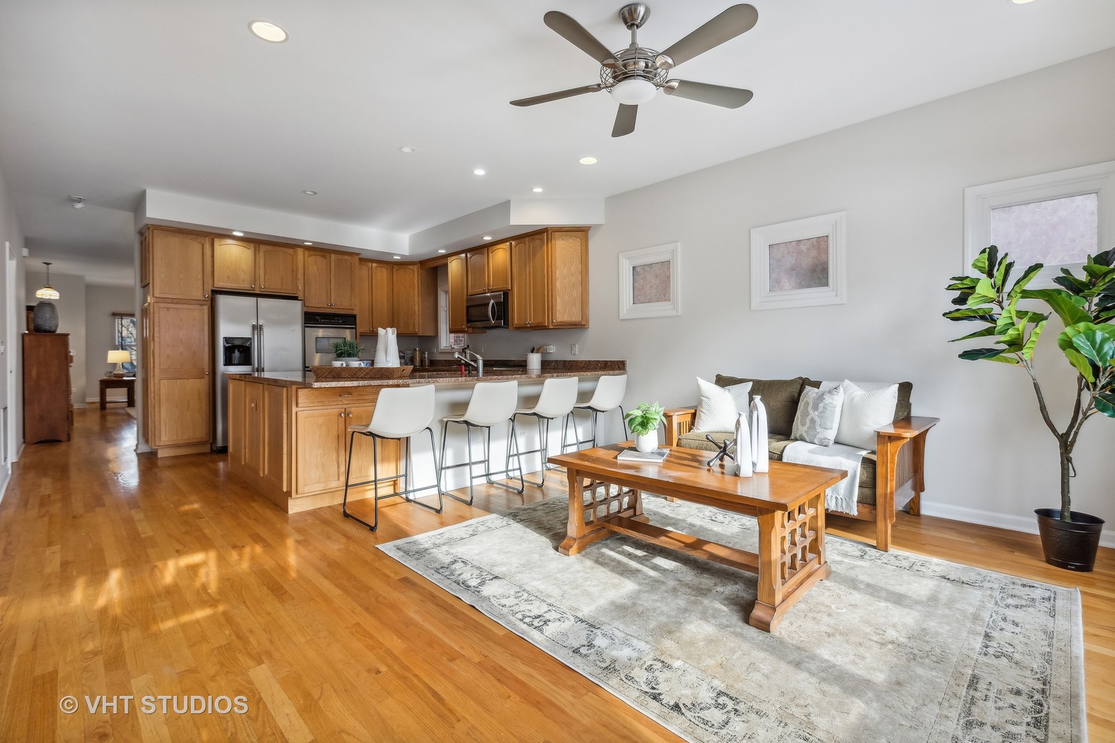 1305 W 32nd Place
