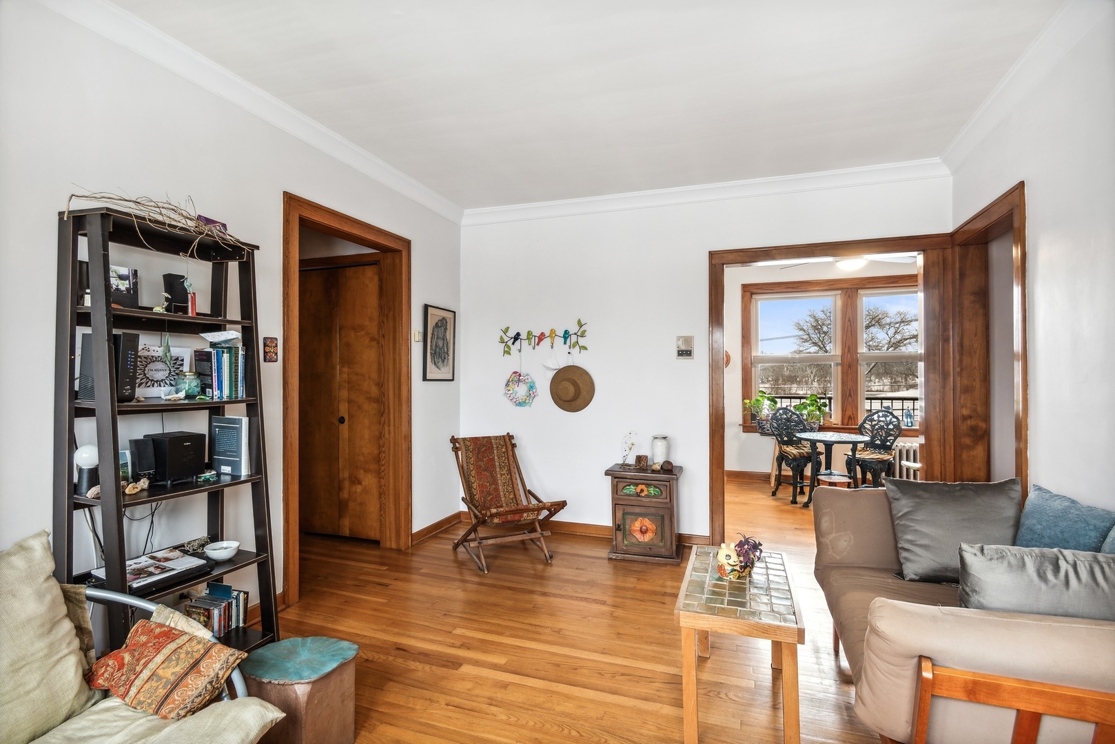 5655 N Artesian Avenue Unit: 3