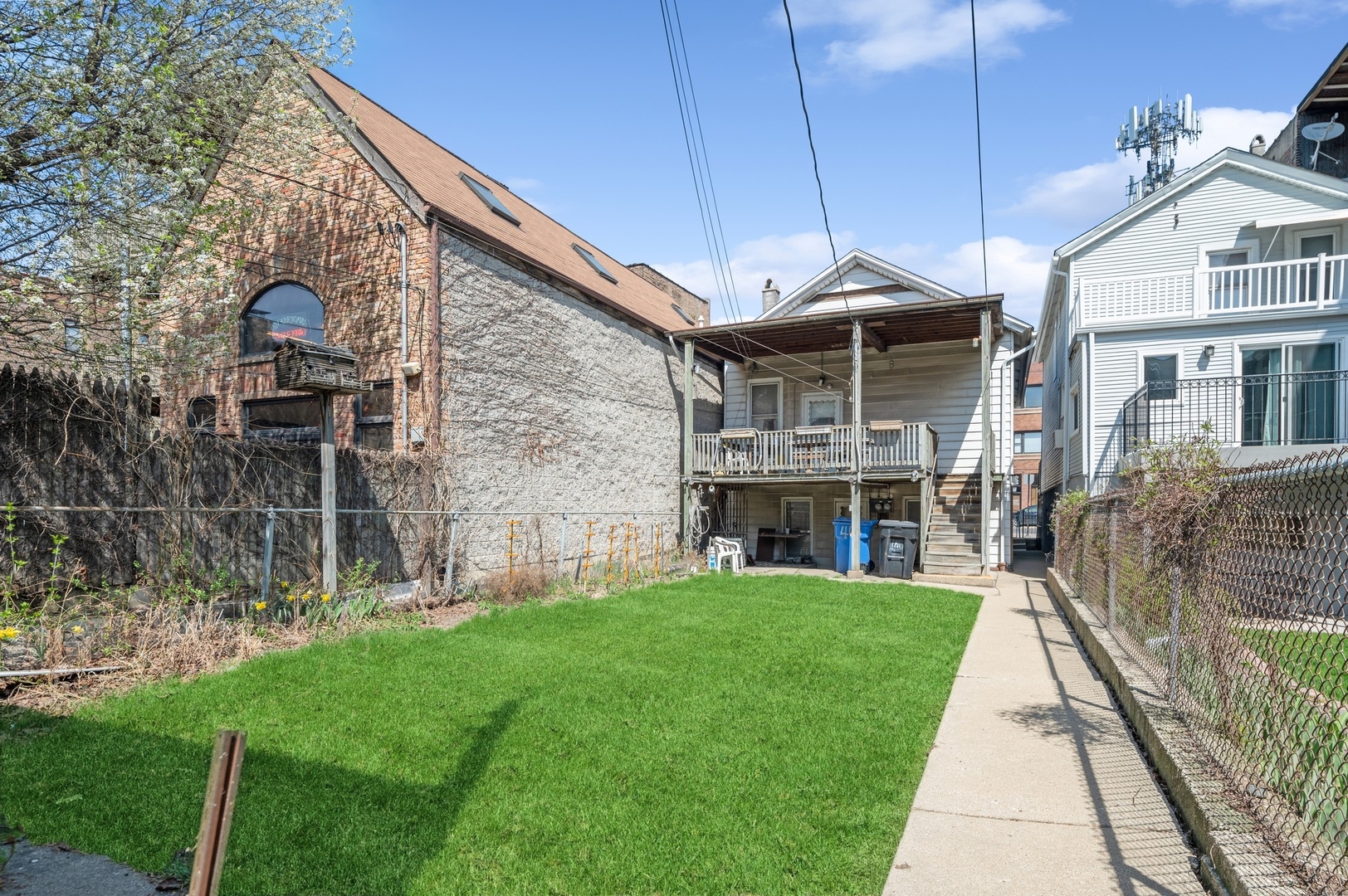 1221 W Grand Avenue