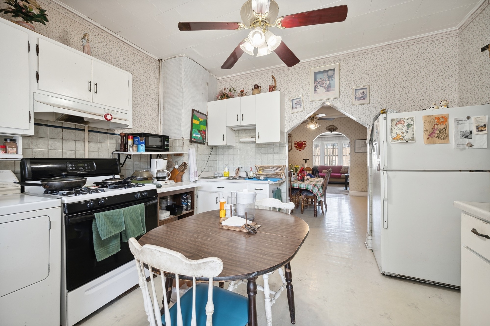 1221 W Grand Avenue