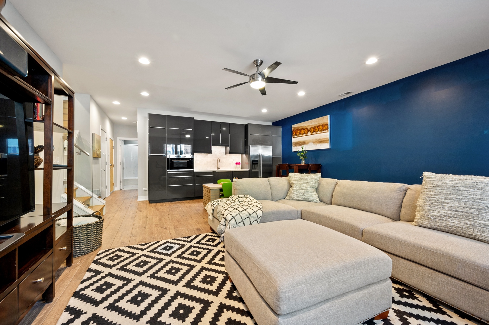 1014 N Larrabee Street Unit: 1N