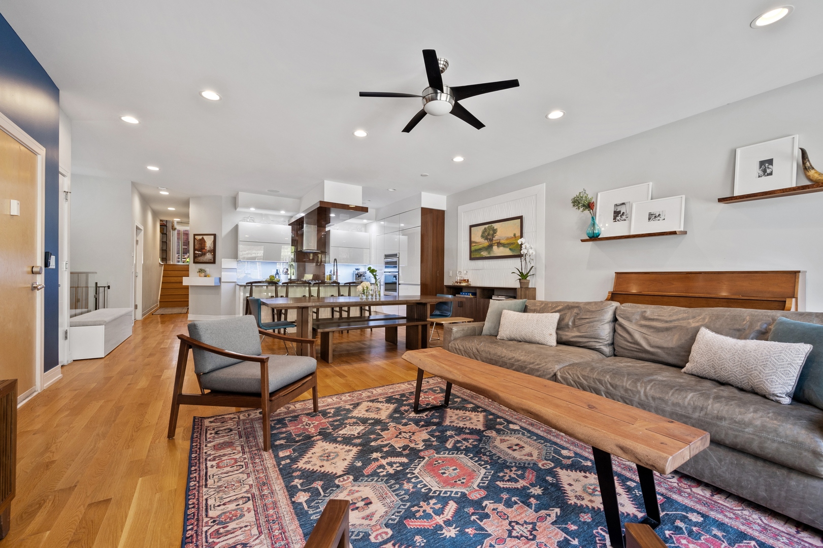 1014 N Larrabee Street Unit: 1N