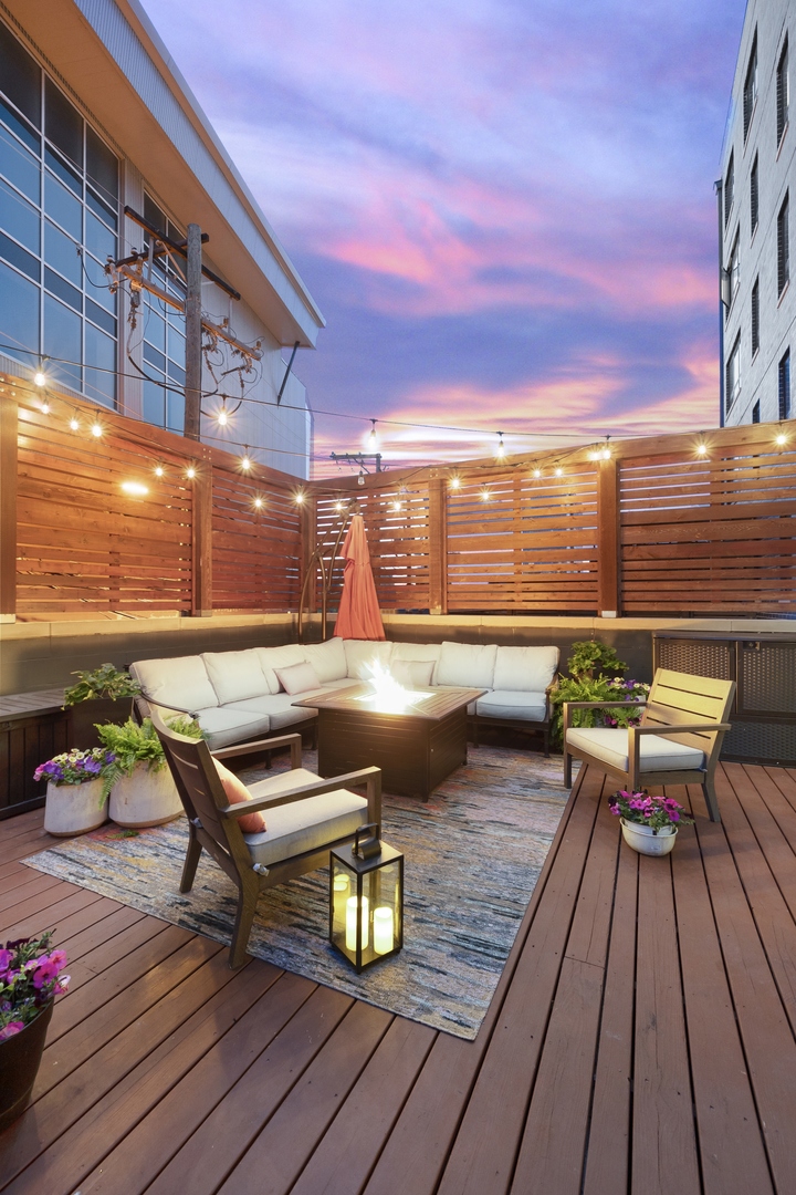 1014 N Larrabee Street Unit: 1N