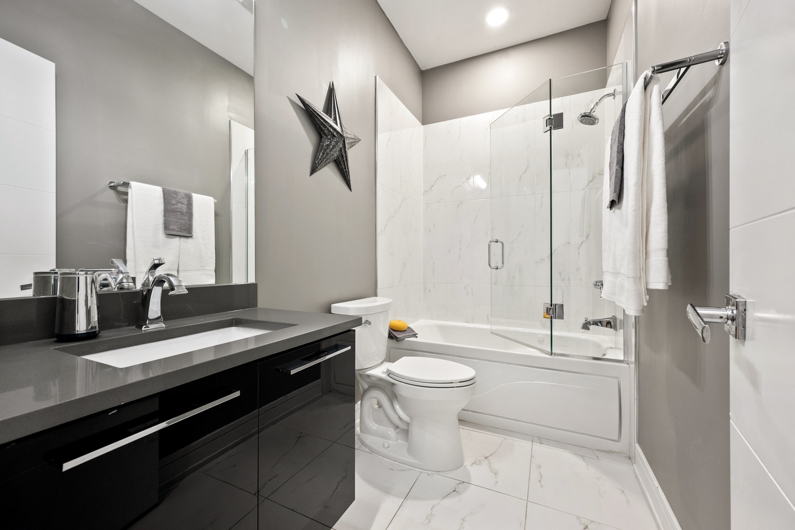 1014 N Larrabee Street Unit: 1N