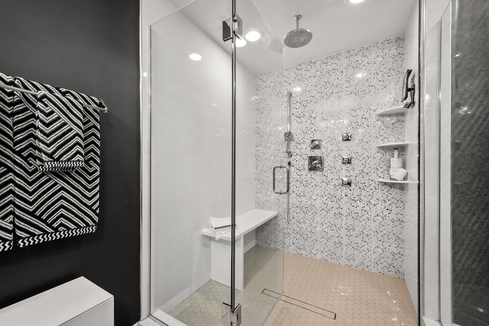 1014 N Larrabee Street Unit: 1N