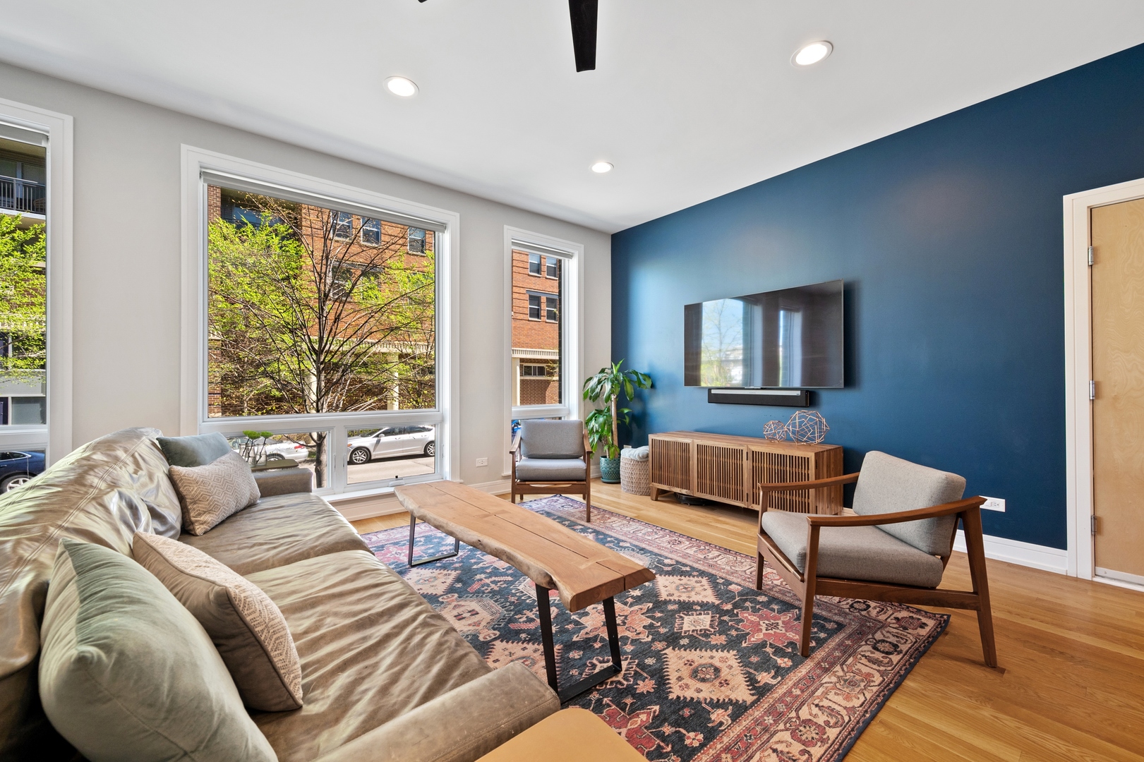1014 N Larrabee Street Unit: 1N
