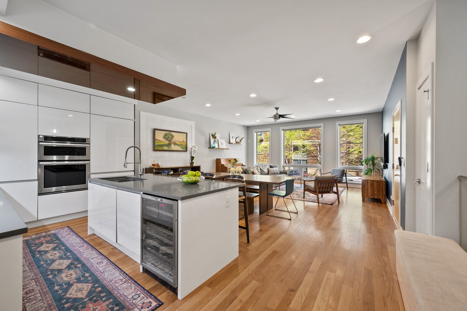 1014 N Larrabee Street Unit: 1N