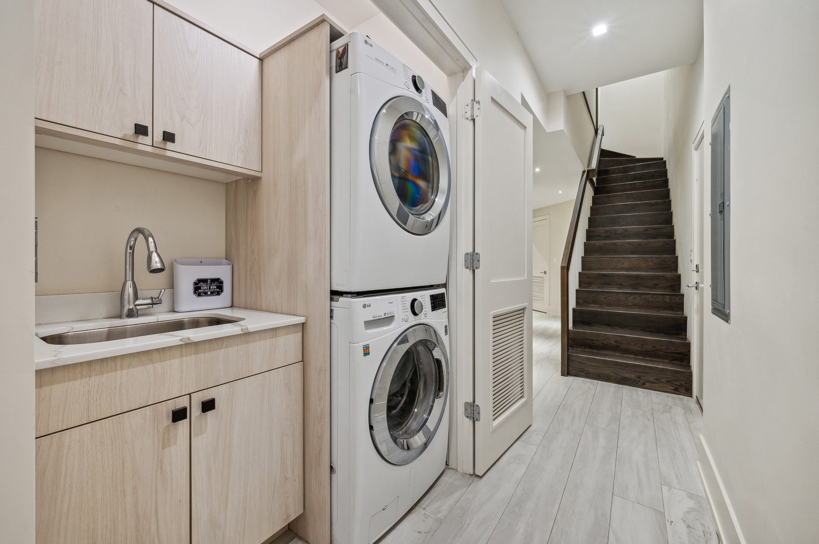 1334 W WALTON Street Unit: 1W
