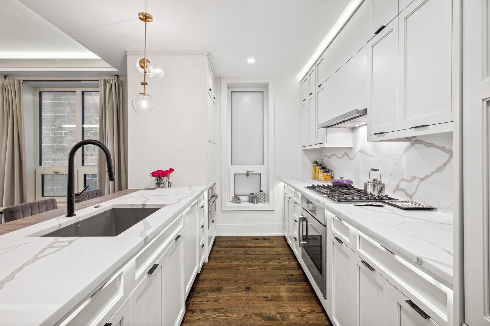 1334 W WALTON Street Unit: 1W