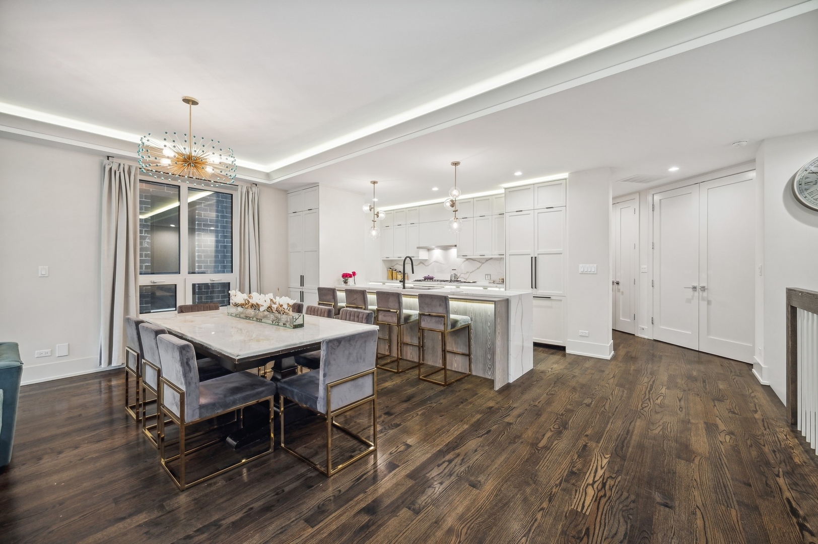 1334 W WALTON Street Unit: 1W