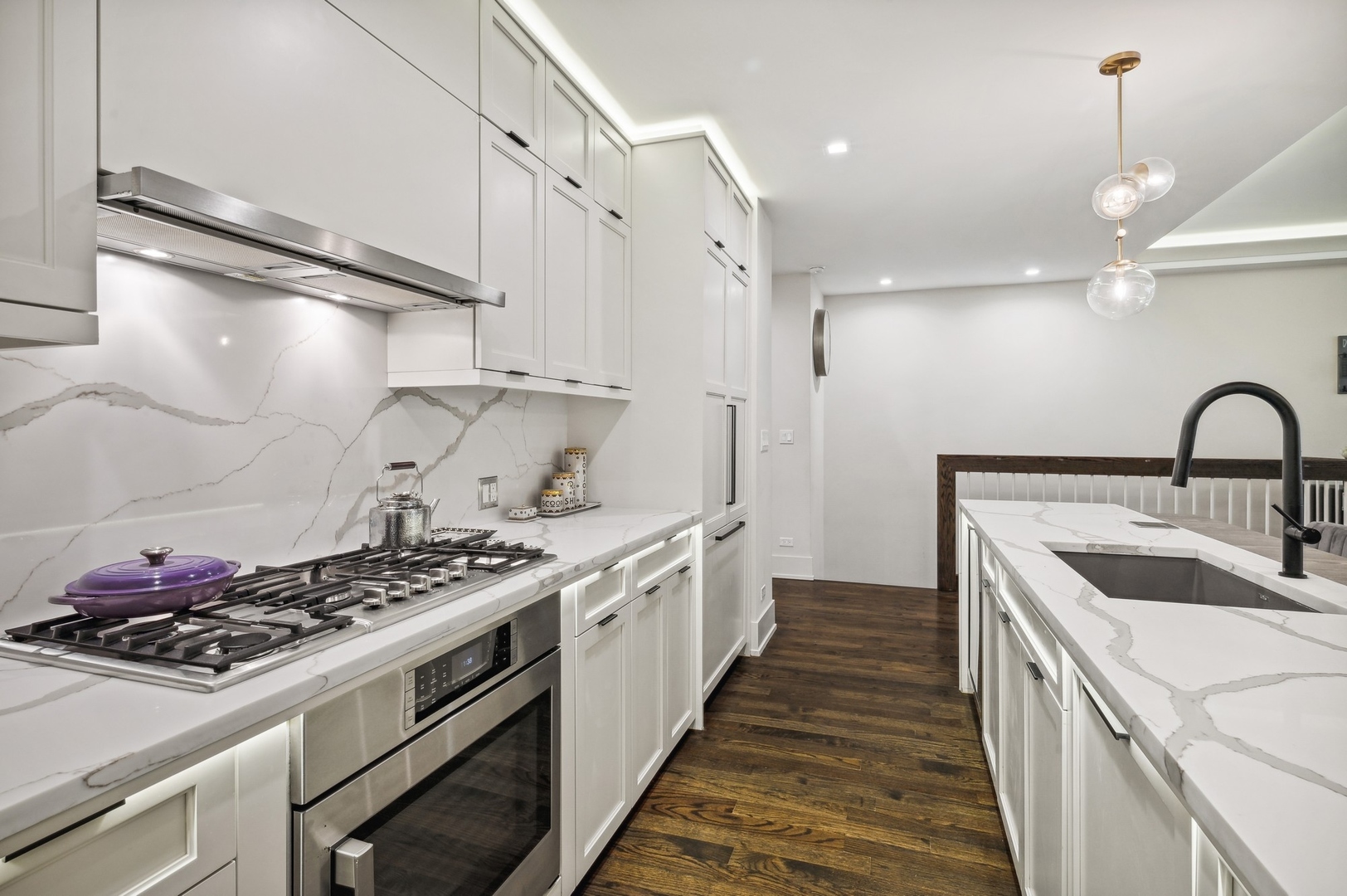 1334 W WALTON Street Unit: 1W