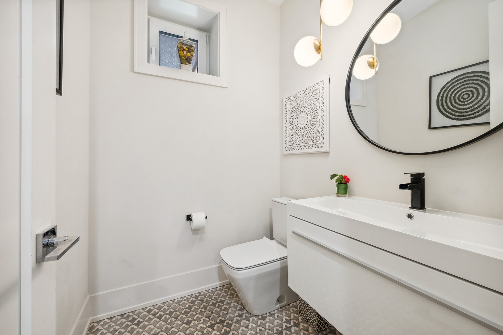 1334 W WALTON Street Unit: 1W